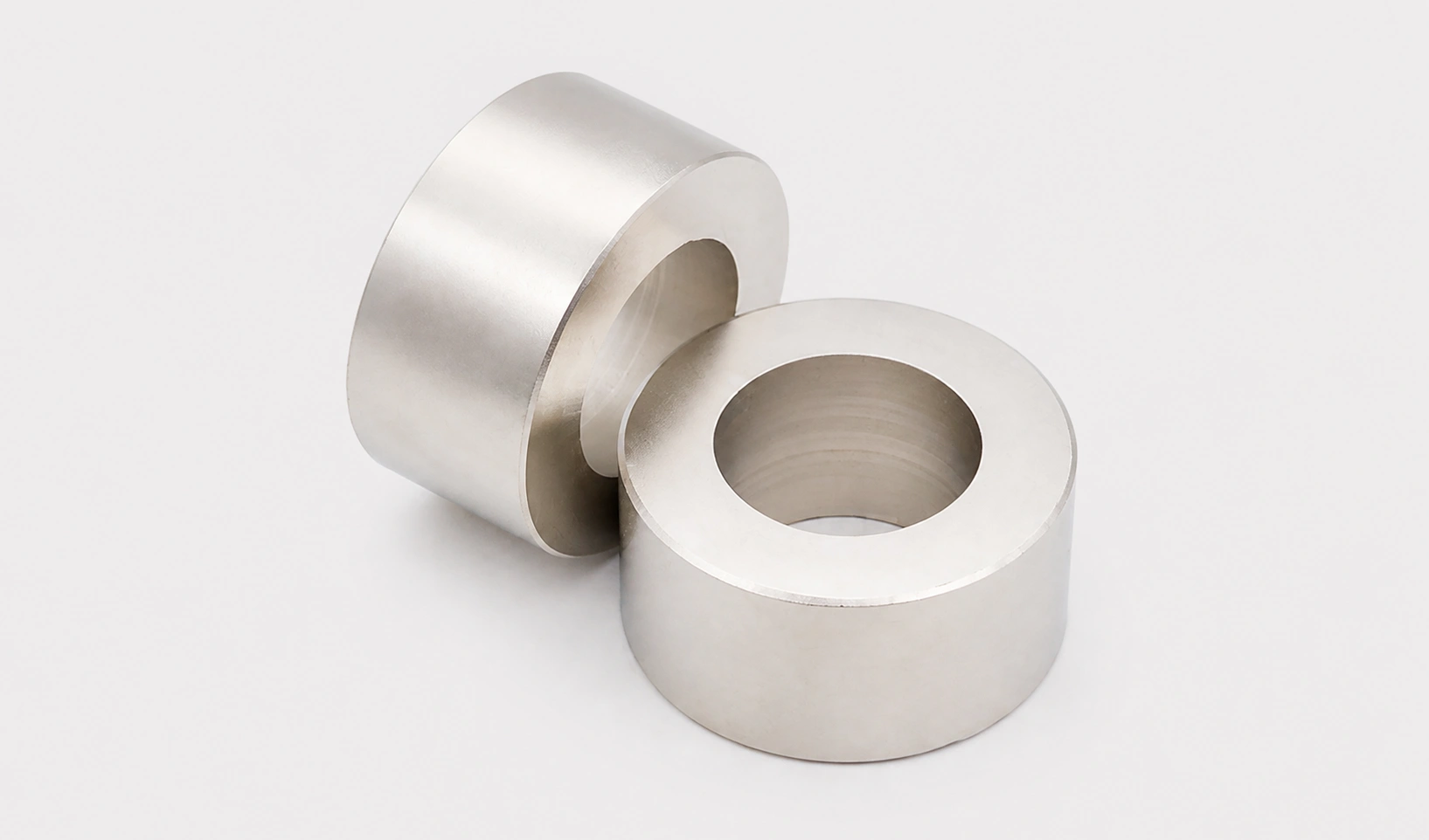 Large-ID and custom-bore NdFeB ring magnets