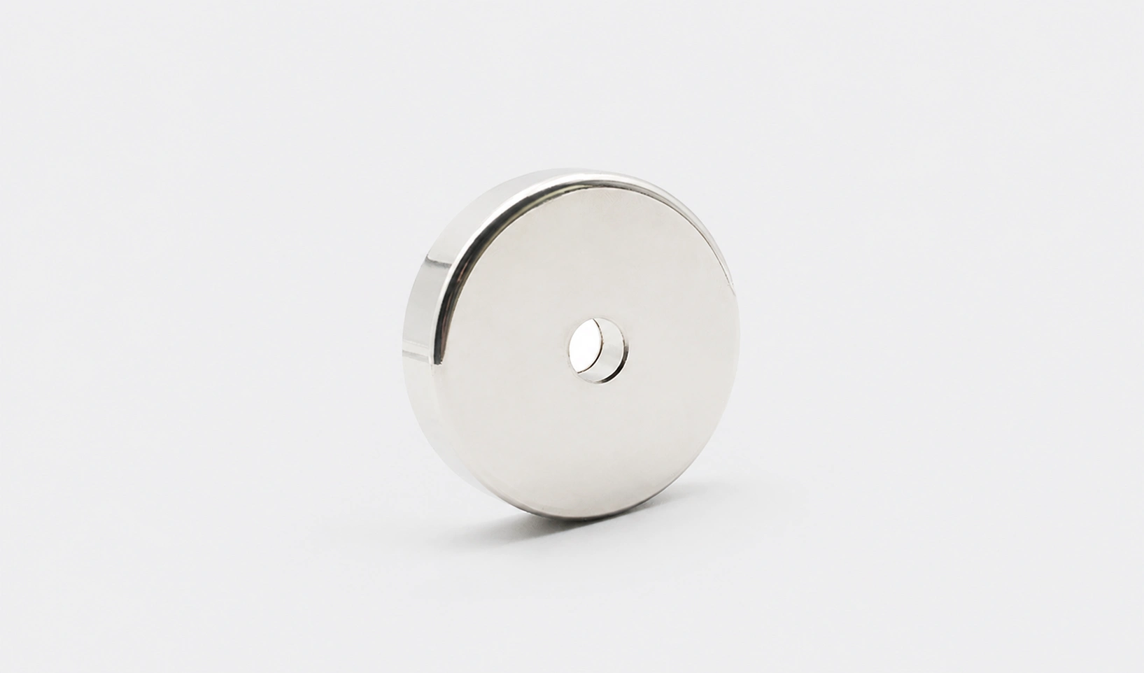 Small-diameter sintered NdFeB ring magnets