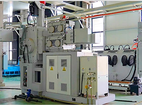 Electric pressing equipment for controlled NdFeB compacting and demolding